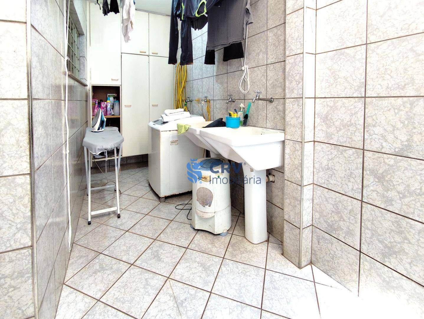 Casa à venda com 4 quartos, 300m² - Foto 21