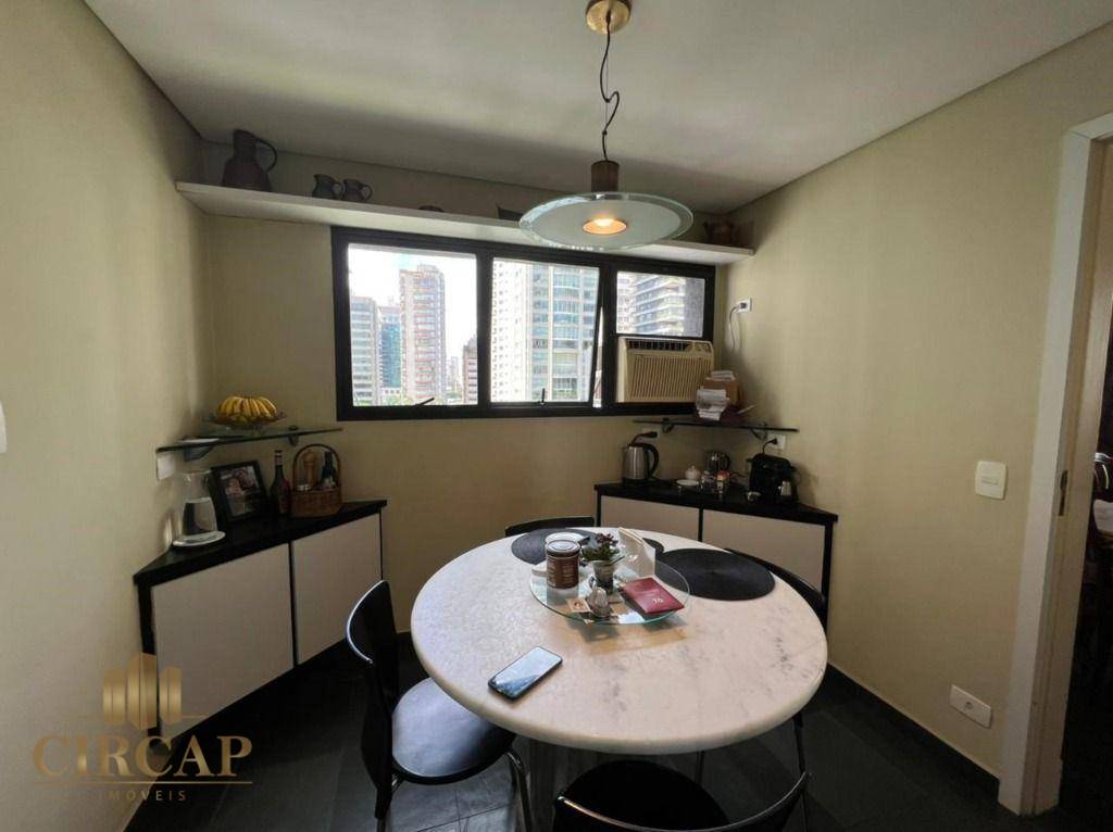 Apartamento à venda e aluguel com 4 quartos, 220m² - Foto 10