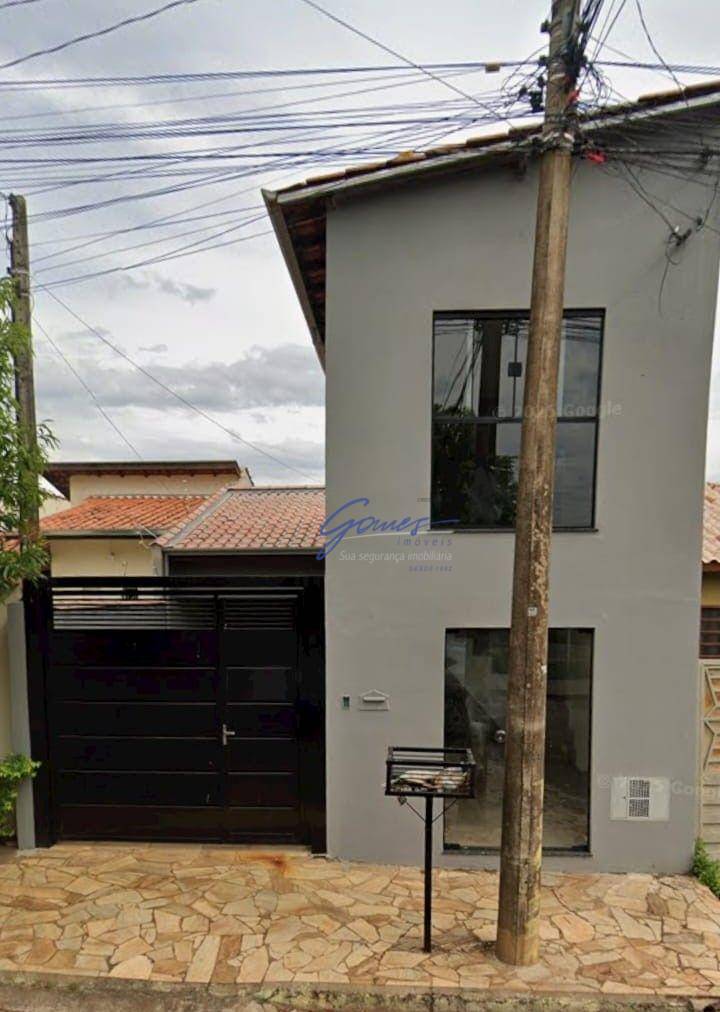 Casa à venda com 3 quartos, 72m² - Foto 1
