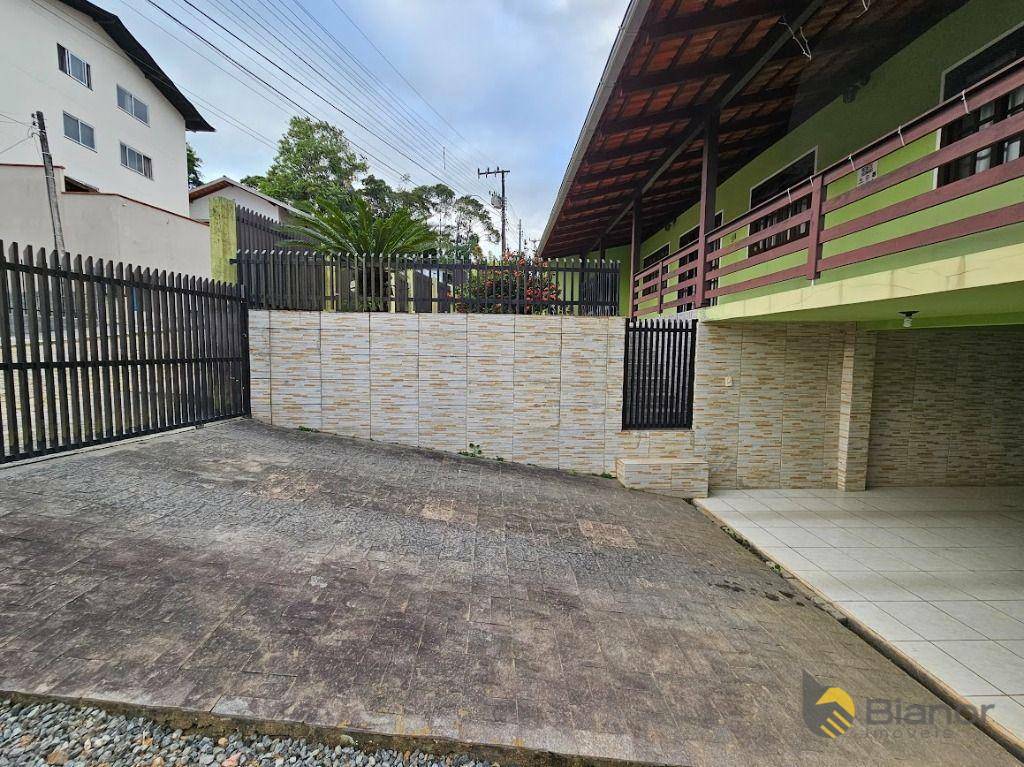 Casa à venda com 3 quartos, 200m² - Foto 24