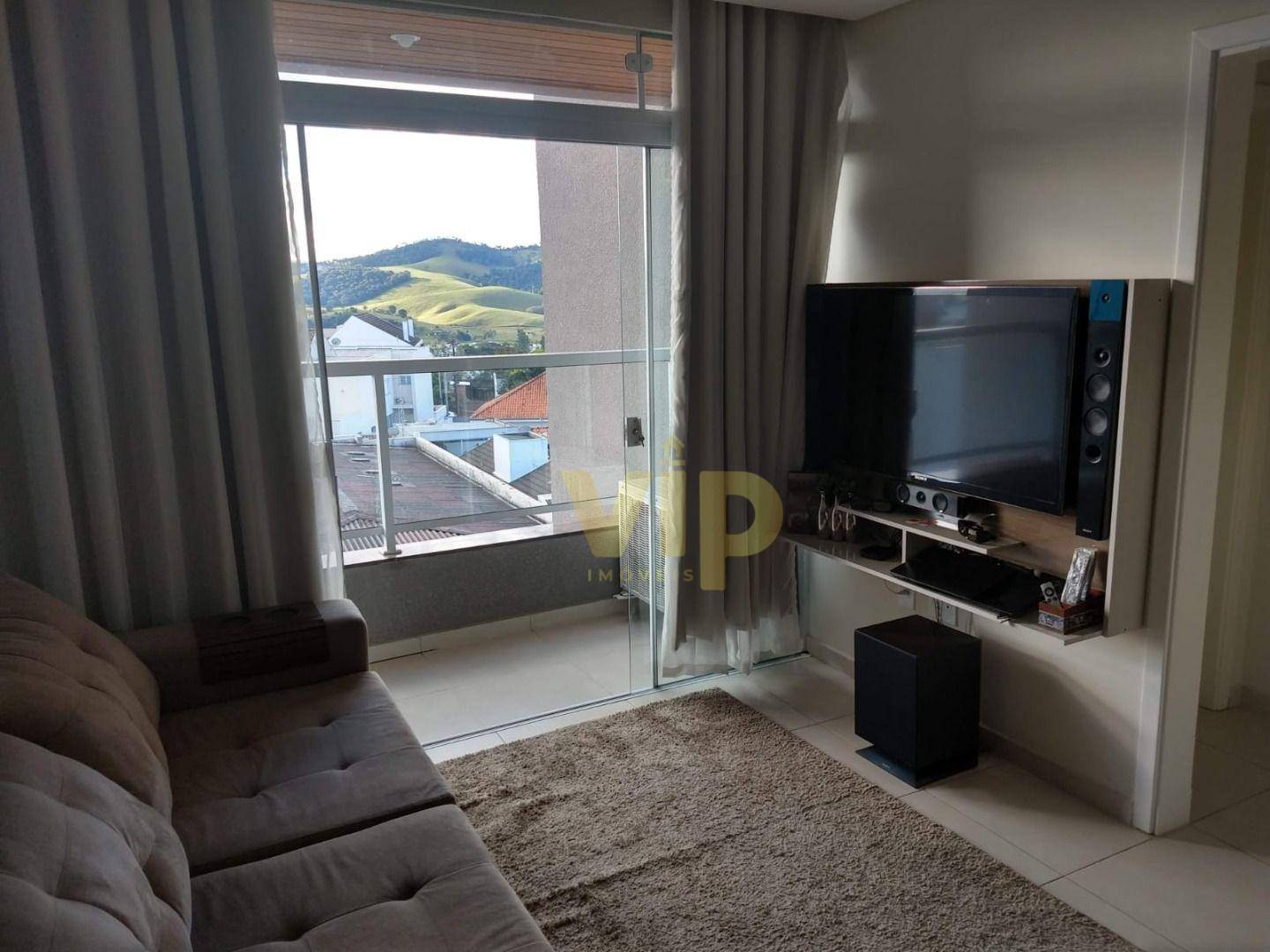 Apartamento à venda com 2 quartos, 75m² - Foto 1