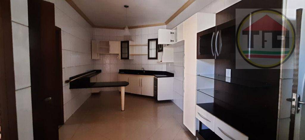 Casa para alugar com 3 quartos, 250m² - Foto 17