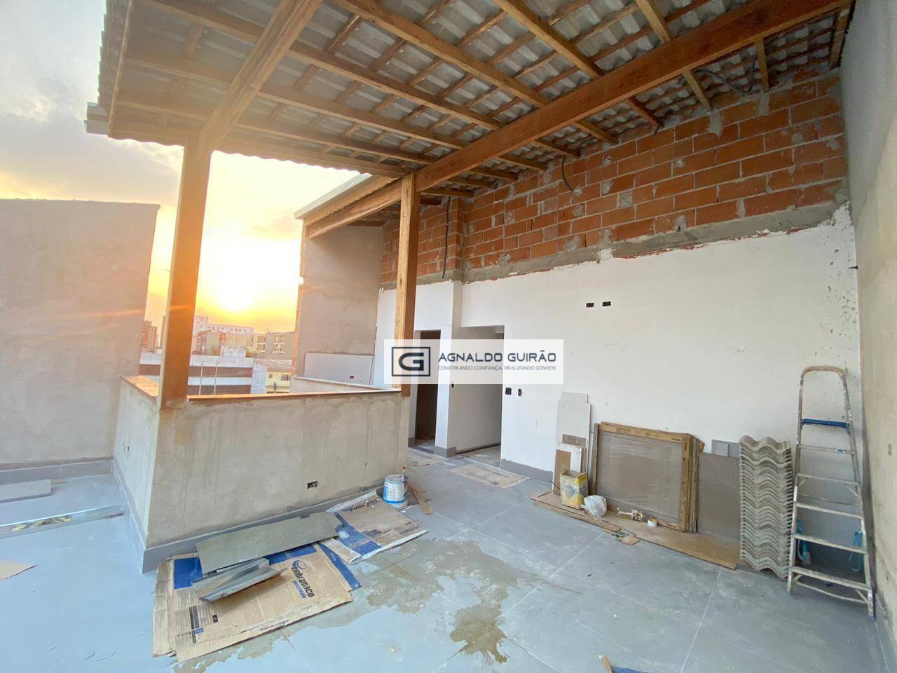 Cobertura à venda com 2 quartos, 110m² - Foto 4