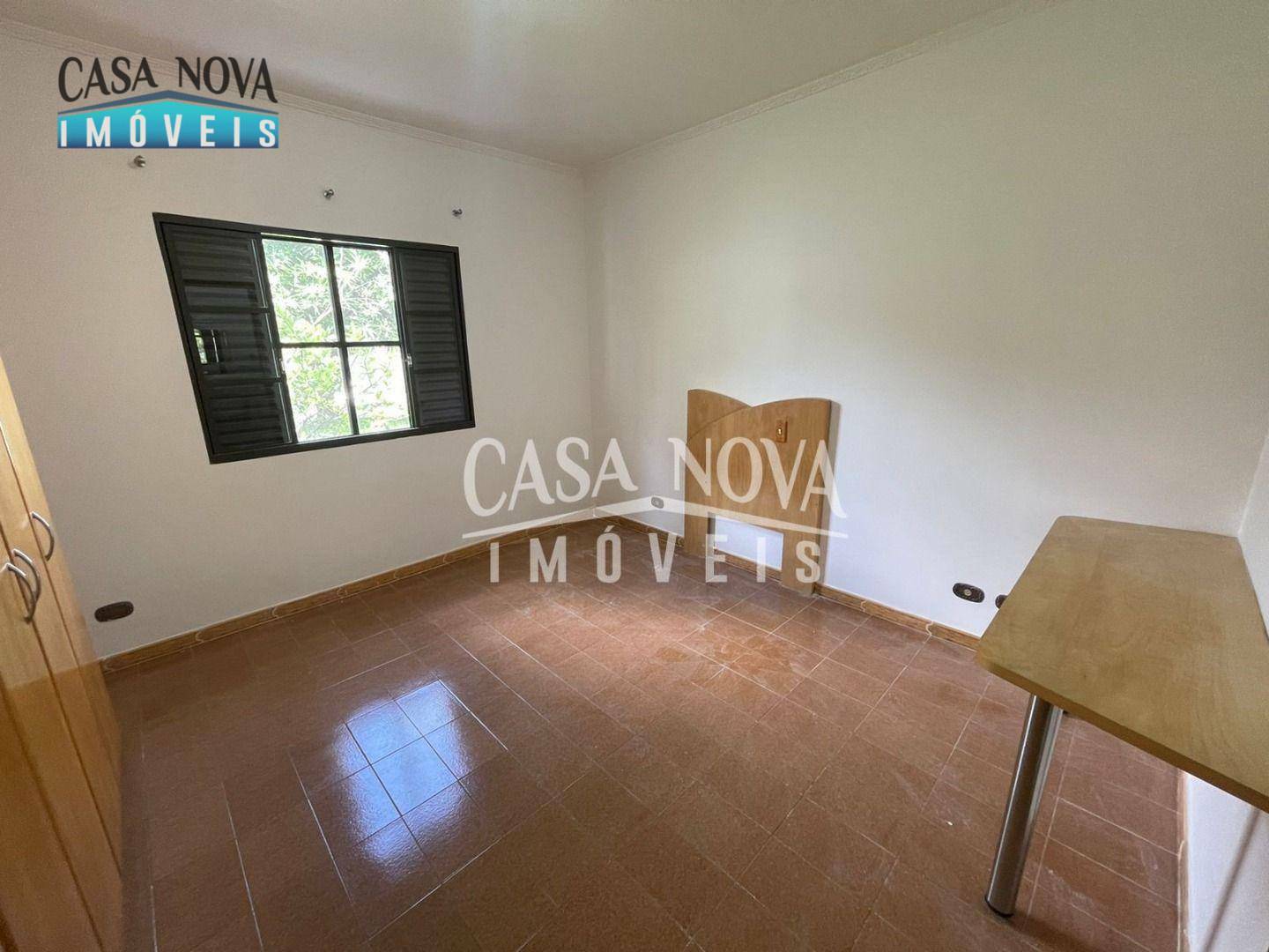 Casa de Condomínio para alugar com 3 quartos, 300m² - Foto 12