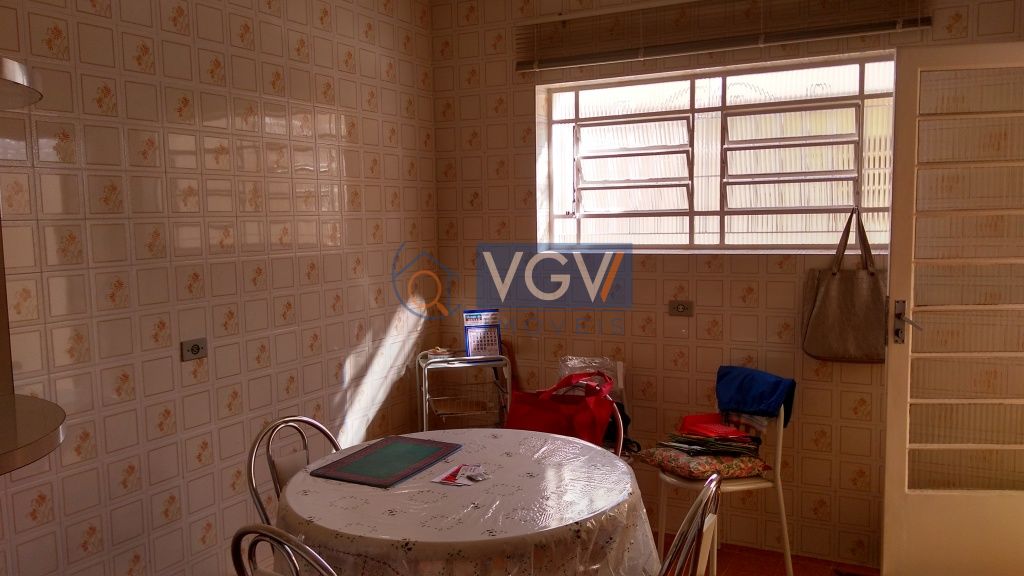 Casa à venda e aluguel com 3 quartos, 200m² - Foto 8