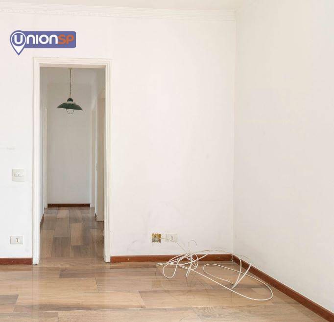 Apartamento à venda com 3 quartos, 74m² - Foto 4