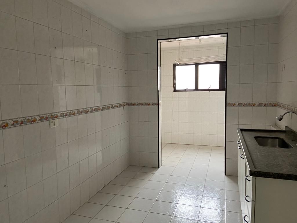 Apartamento à venda com 3 quartos, 102m² - Foto 2