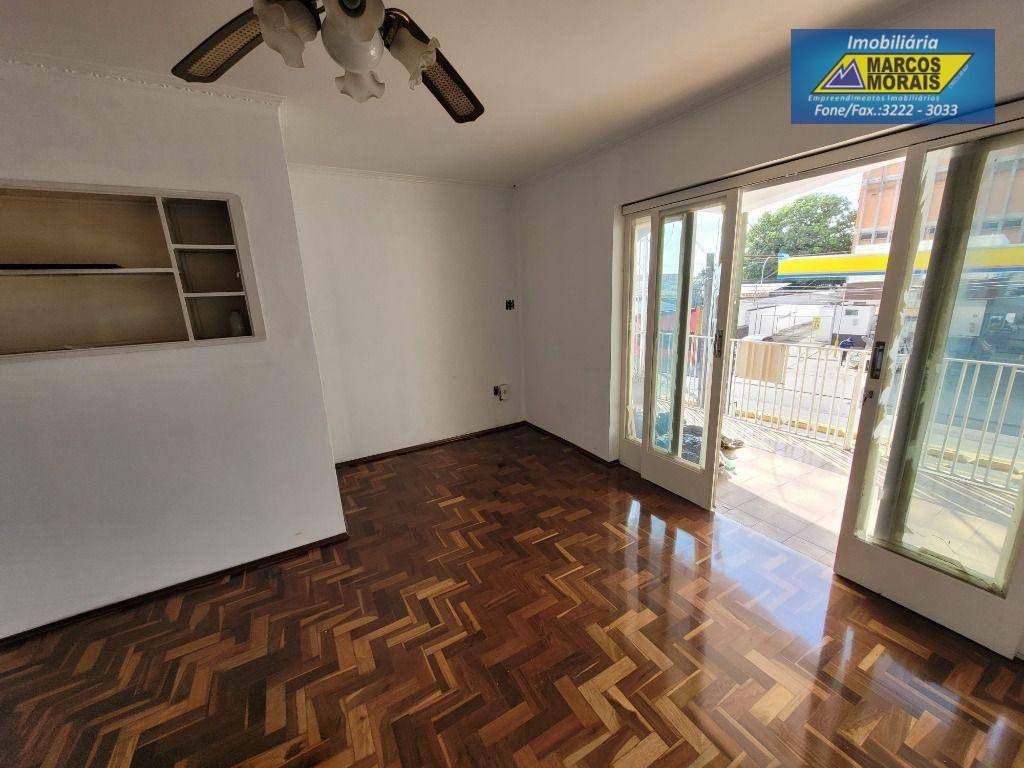 Casa para alugar com 4 quartos, 200m² - Foto 5