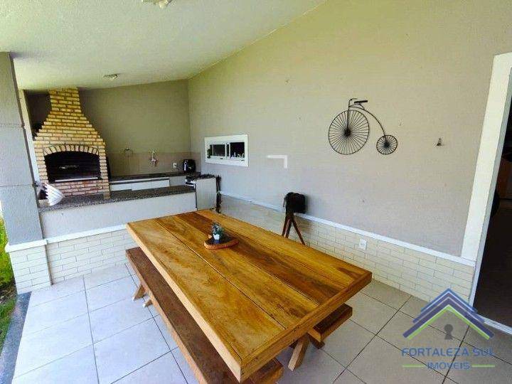 Casa de Condomínio à venda com 3 quartos, 176m² - Foto 29