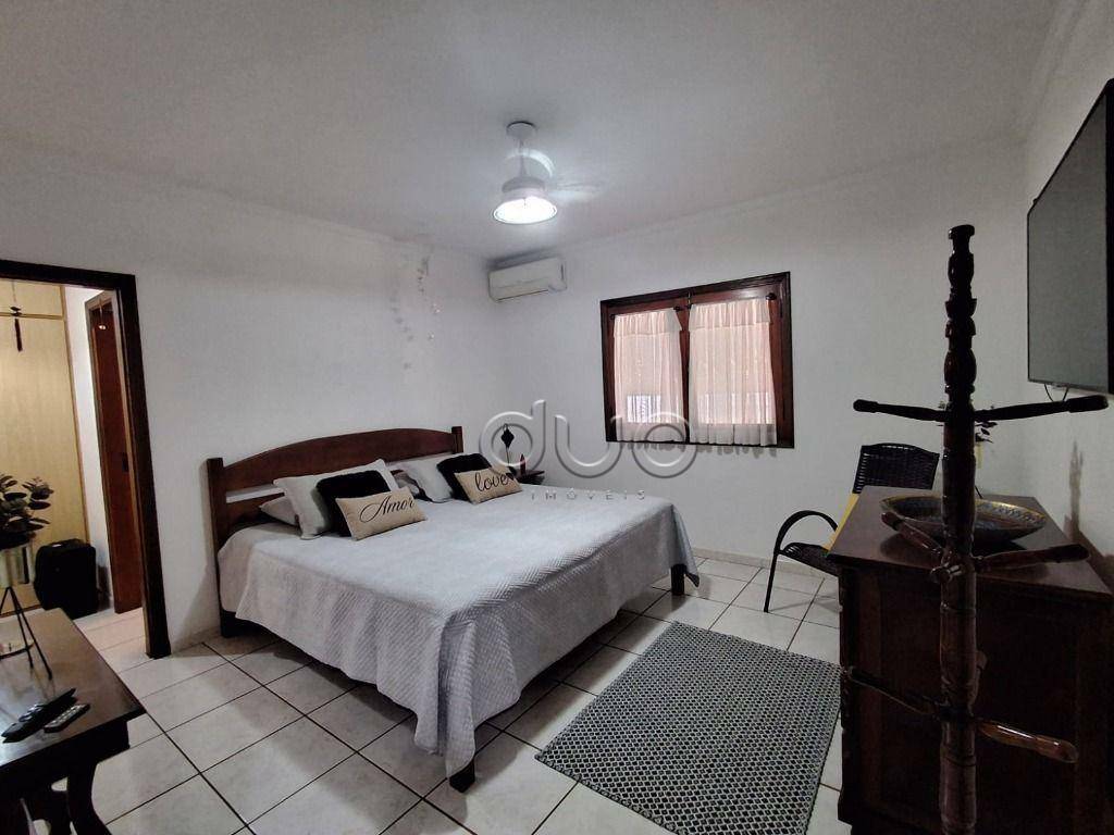 Casa à venda com 3 quartos, 300m² - Foto 30