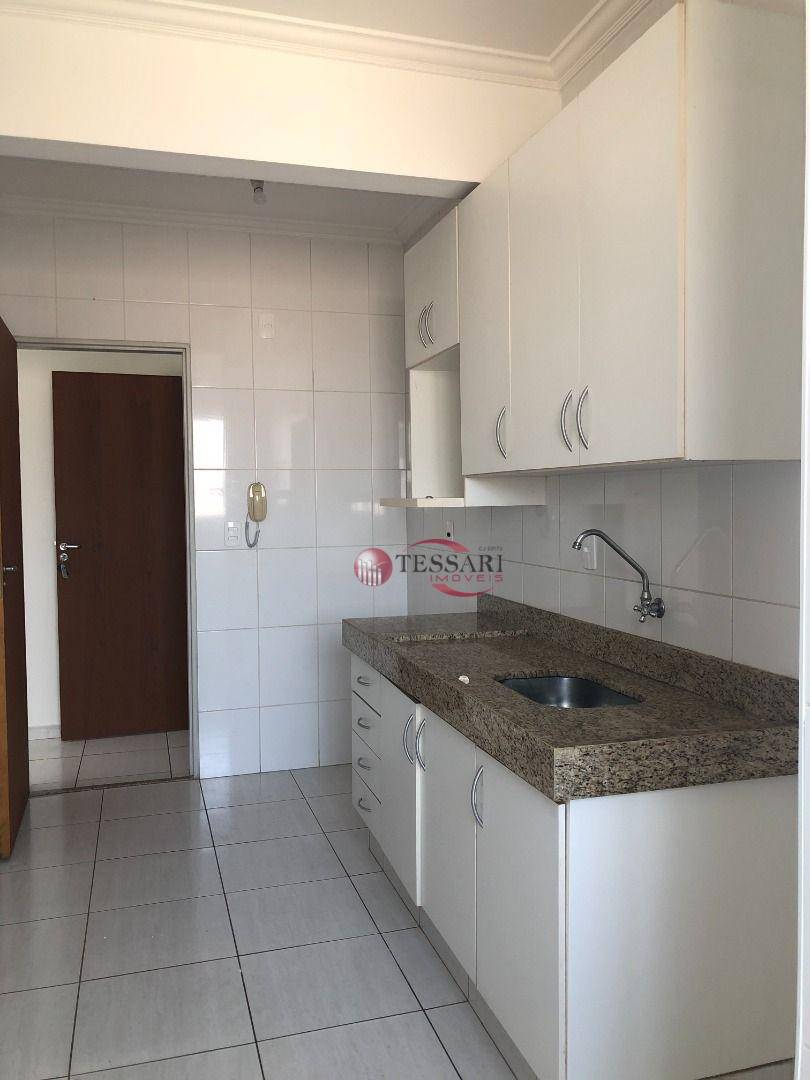 Apartamento à venda com 2 quartos, 70m² - Foto 3