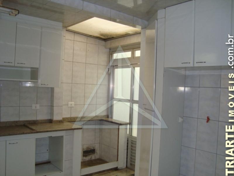 Casa à venda com 3 quartos, 170m² - Foto 2