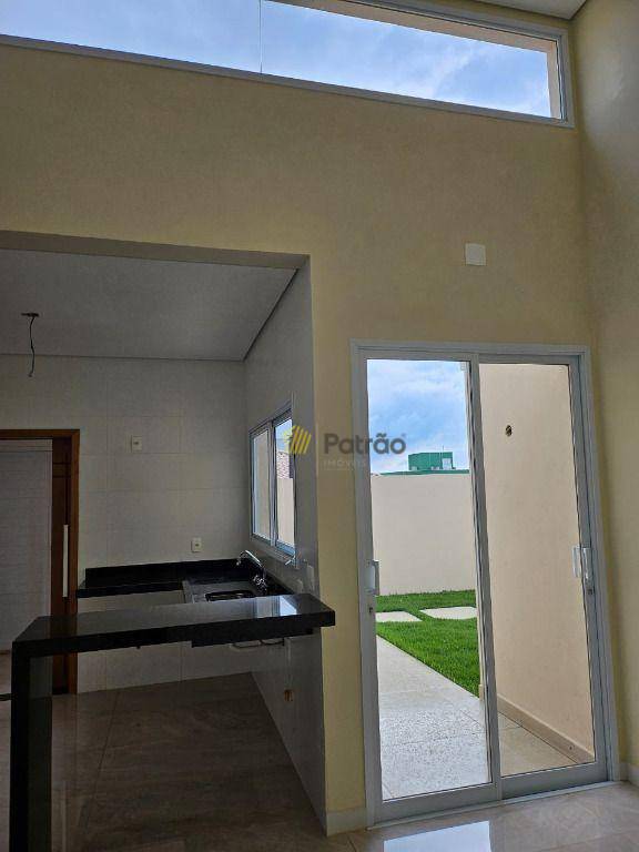 Sobrado à venda com 3 quartos, 120m² - Foto 1