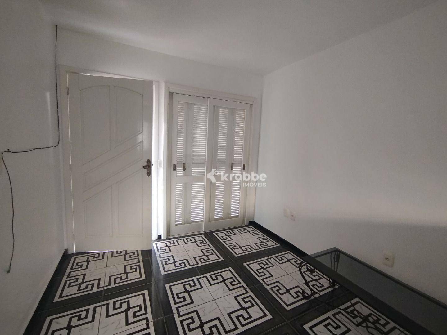 Casa à venda e aluguel com 2 quartos, 130m² - Foto 2
