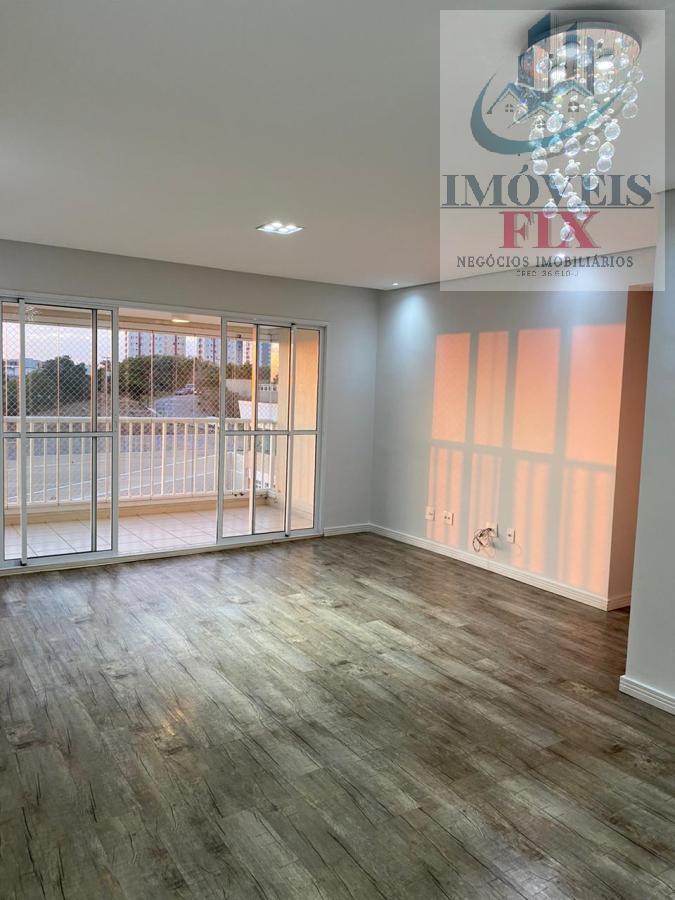 Apartamento à venda com 3 quartos, 111m² - Foto 2