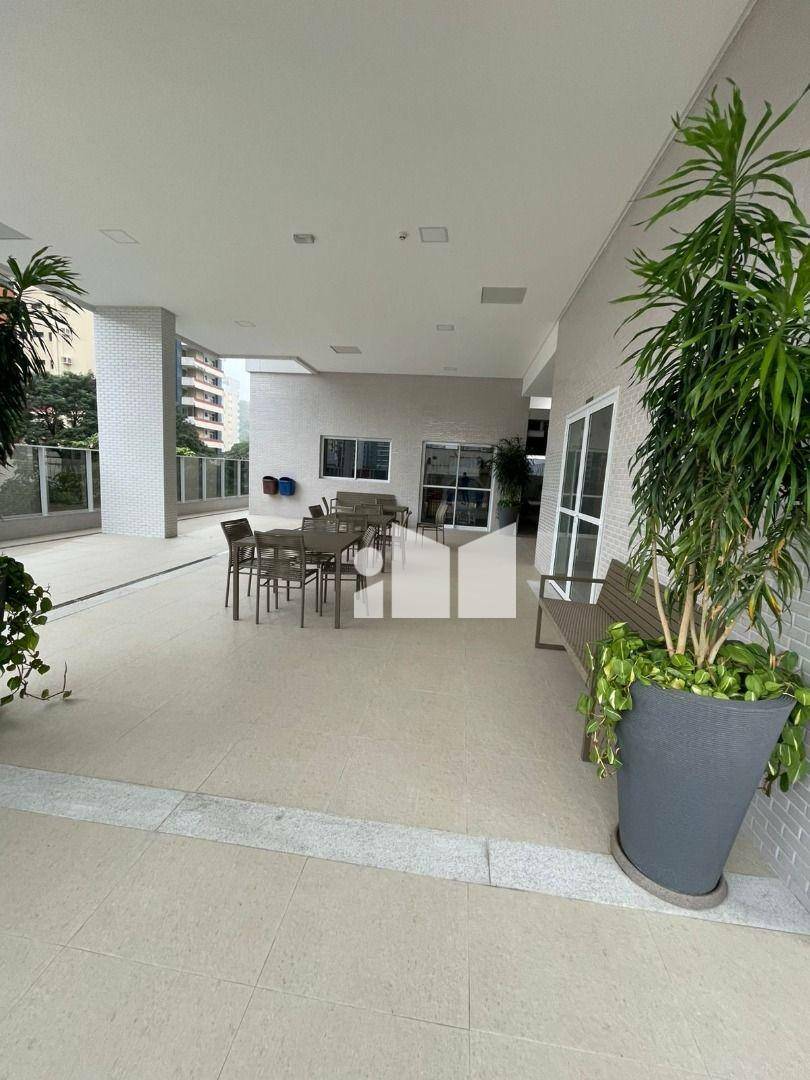 Apartamento para alugar com 3 quartos, 100m² - Foto 17