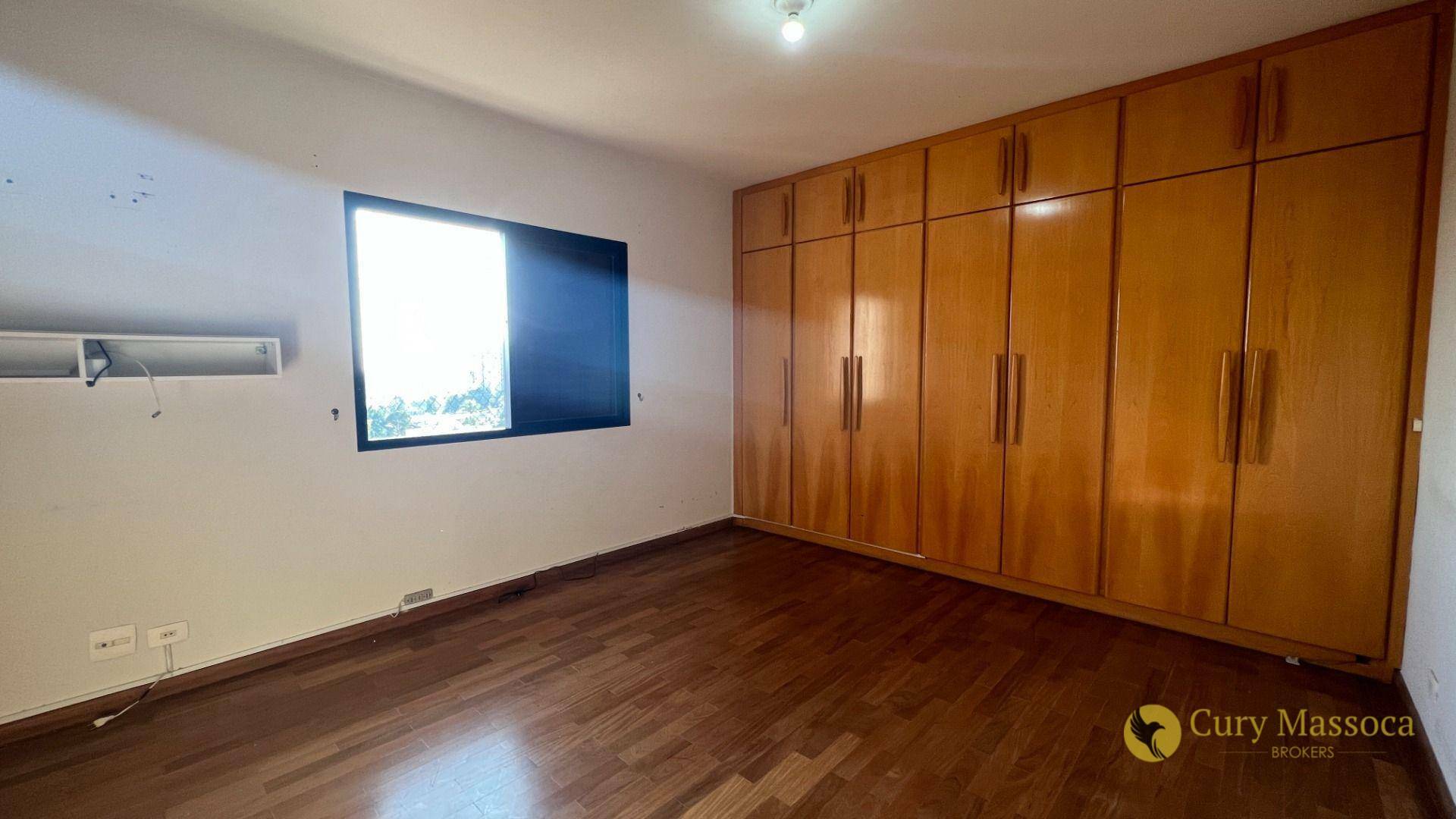 Apartamento para alugar com 4 quartos, 247m² - Foto 17