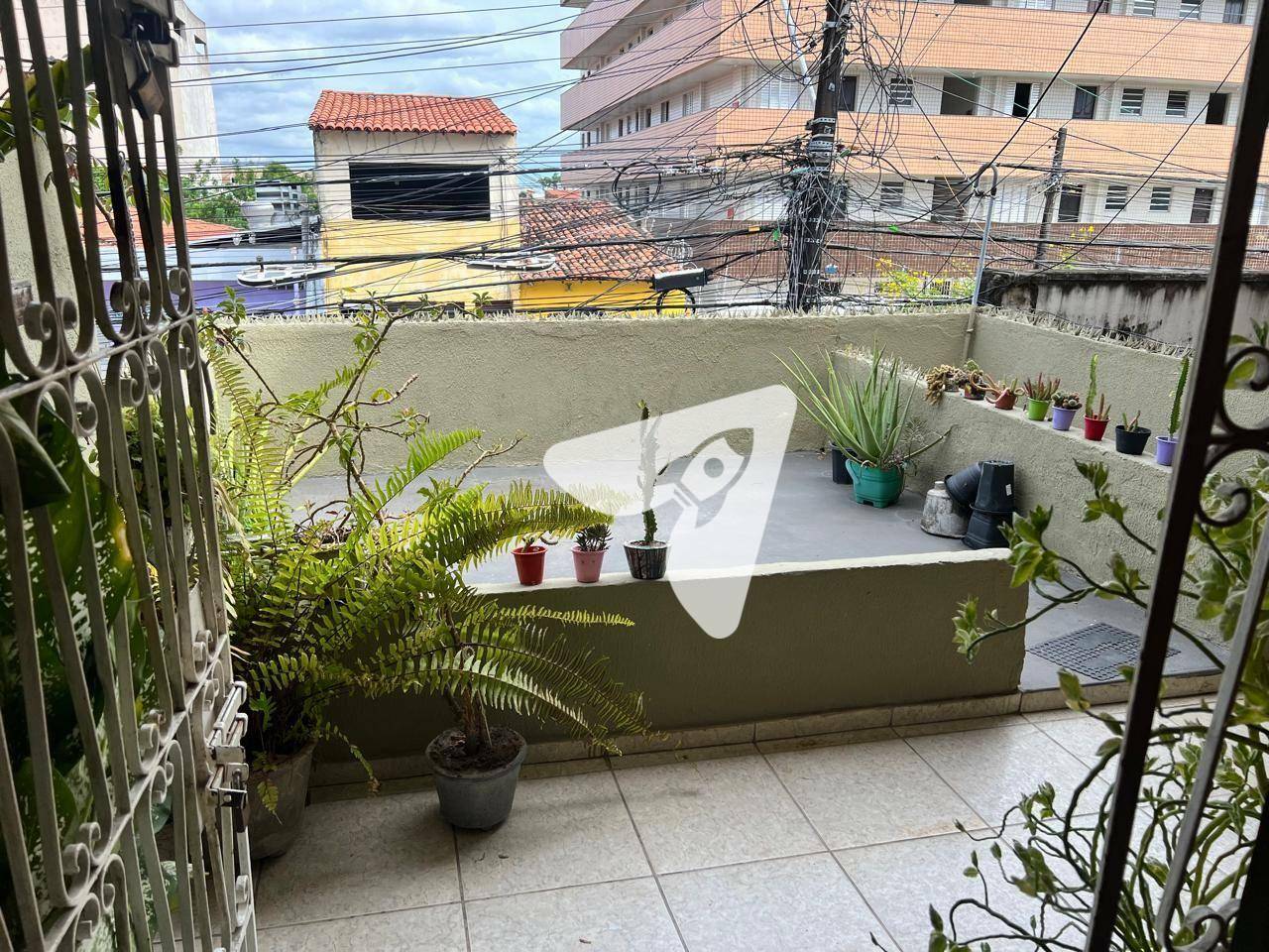 Casa de Condomínio à venda com 4 quartos, 315m² - Foto 2