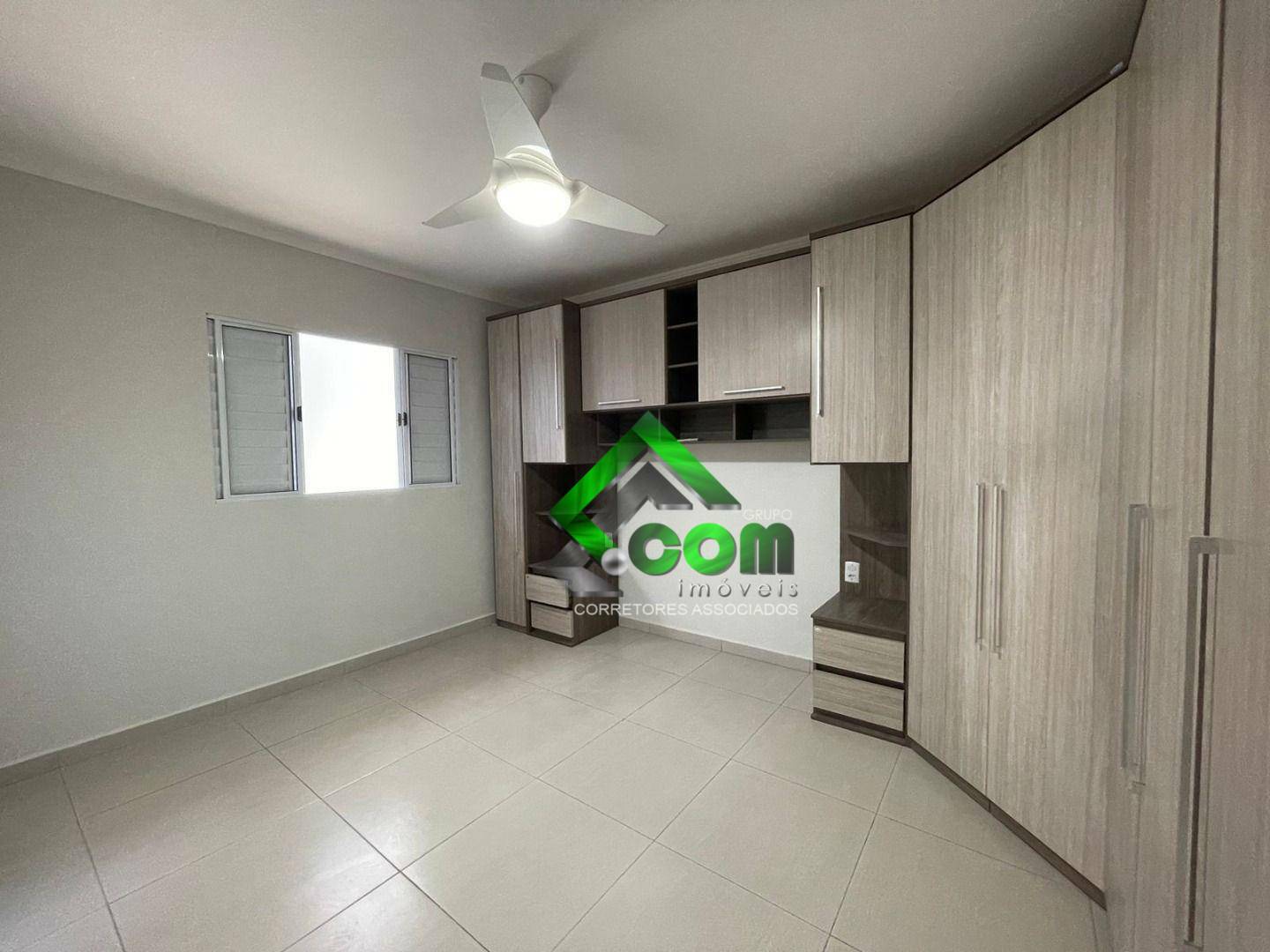 Casa à venda com 3 quartos, 88m² - Foto 5