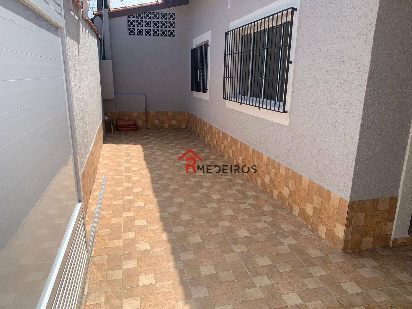 Casa à venda com 2 quartos, 68m² - Foto 3