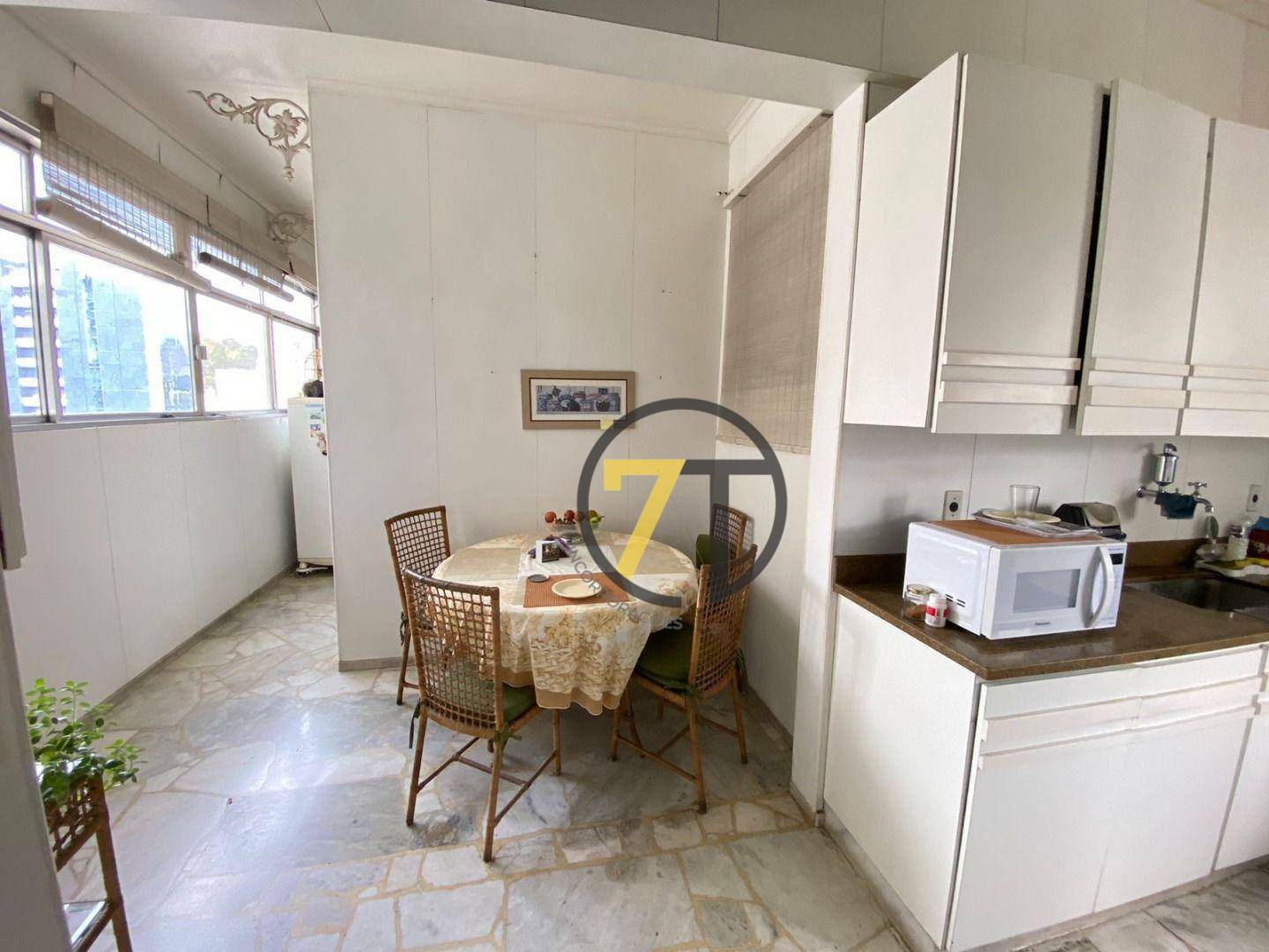 Apartamento à venda com 4 quartos, 182m² - Foto 19