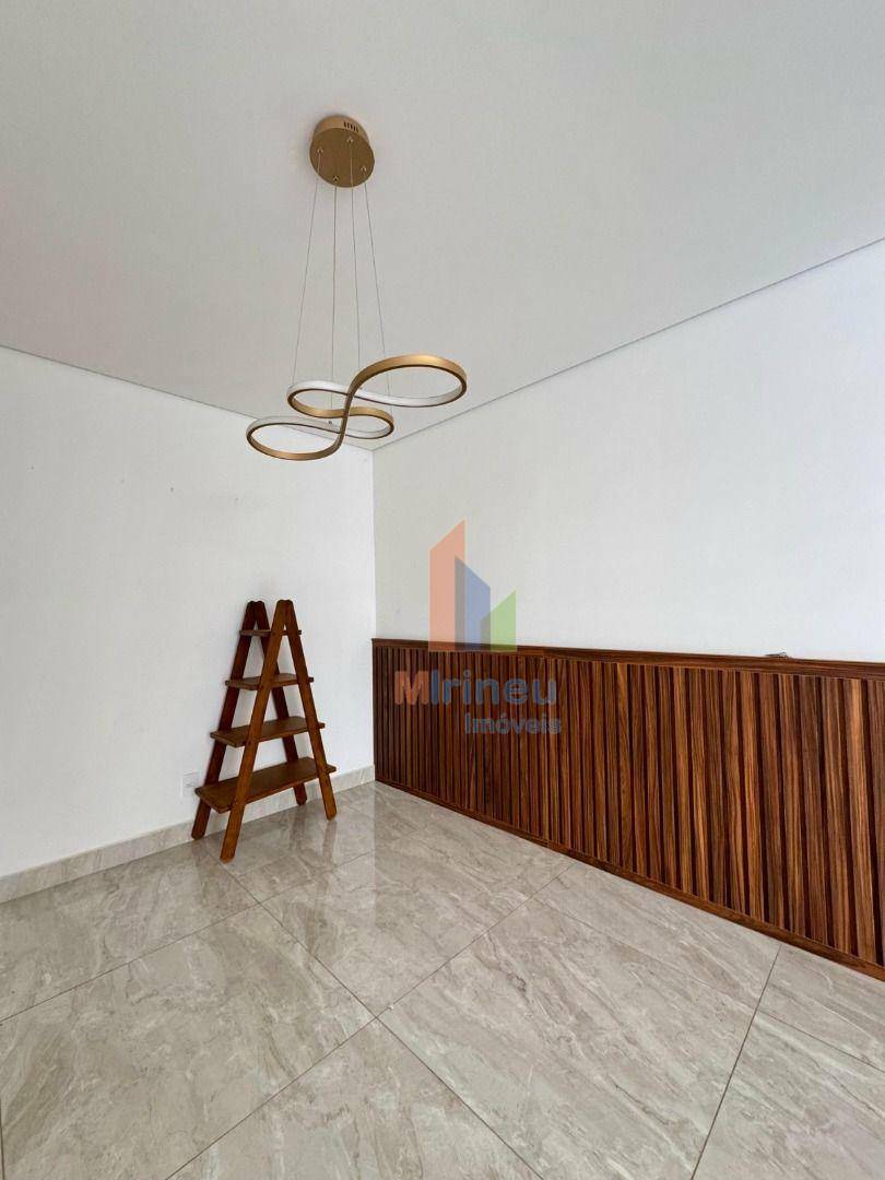 Apartamento para alugar com 2 quartos, 65m² - Foto 12