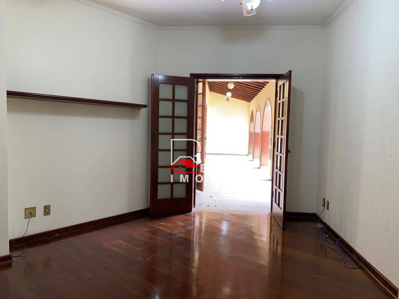 Casa à venda e aluguel com 3 quartos, 670m² - Foto 9