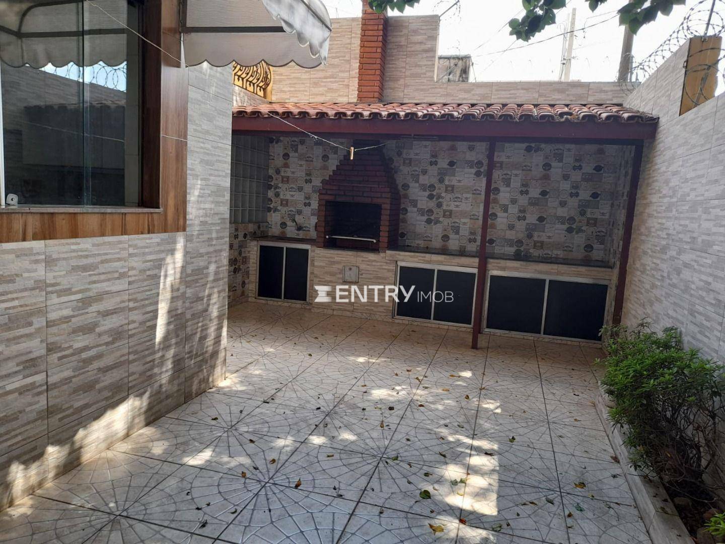 Casa à venda e aluguel com 3 quartos, 234m² - Foto 23