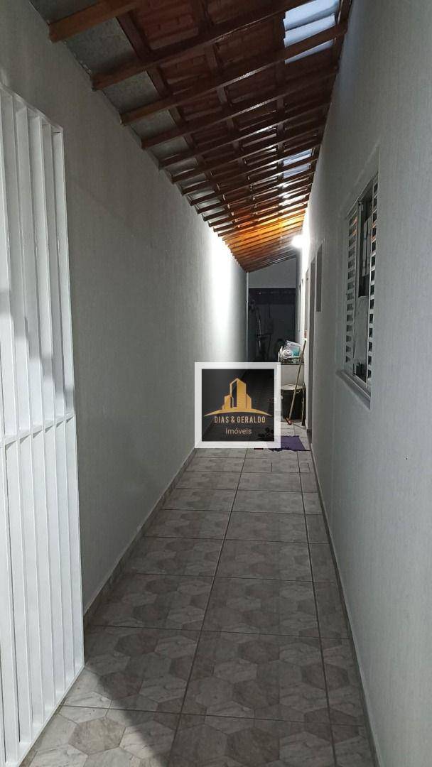 Casa à venda com 2 quartos, 52m² - Foto 12