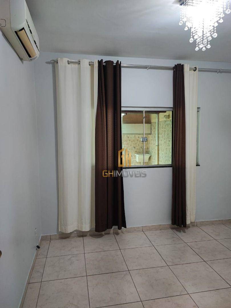 Casa à venda com 3 quartos, 130m² - Foto 2