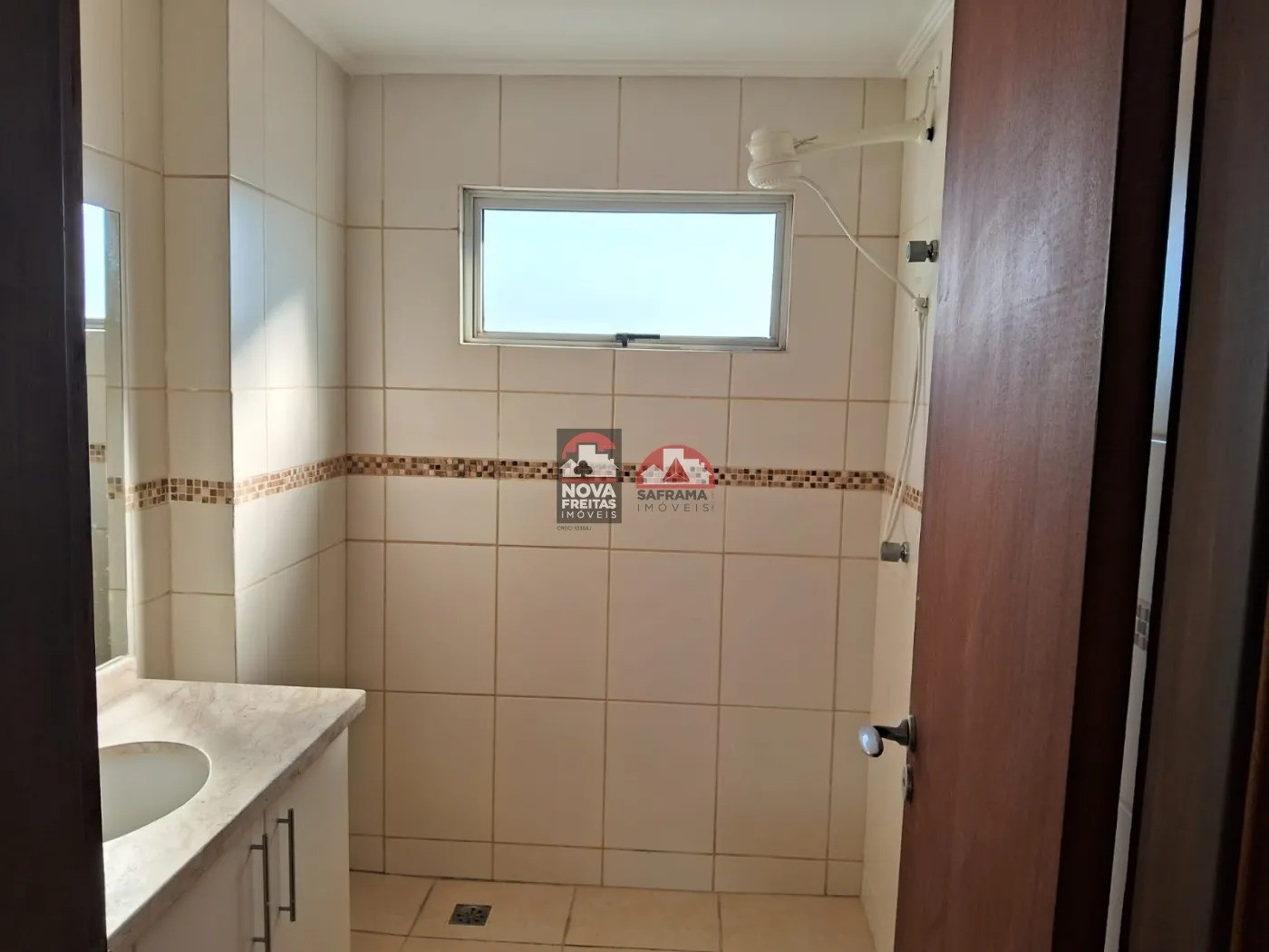 Apartamento para alugar com 2 quartos, 200m² - Foto 15