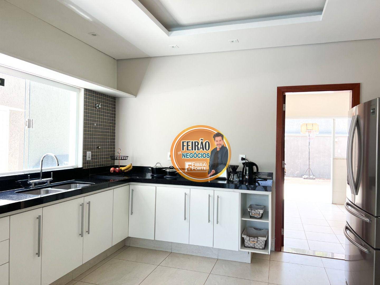 Casa de Condomínio à venda com 4 quartos, 290m² - Foto 17