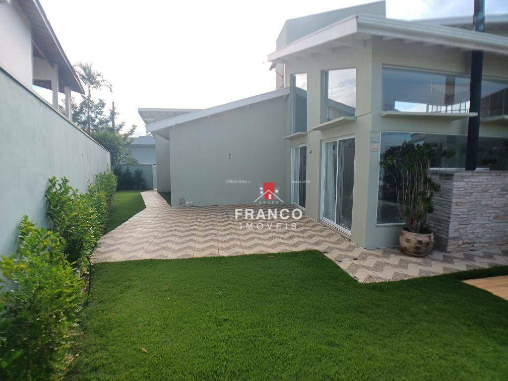 Casa de Condomínio à venda com 3 quartos, 400m² - Foto 52