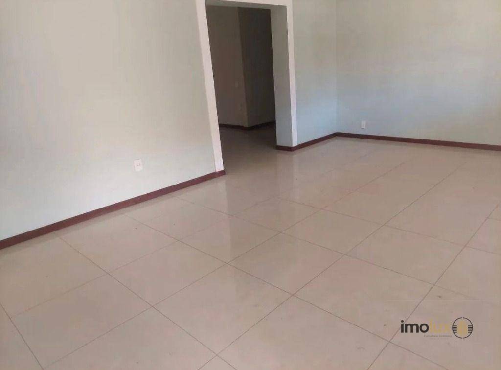 Casa à venda com 4 quartos, 1m² - Foto 10