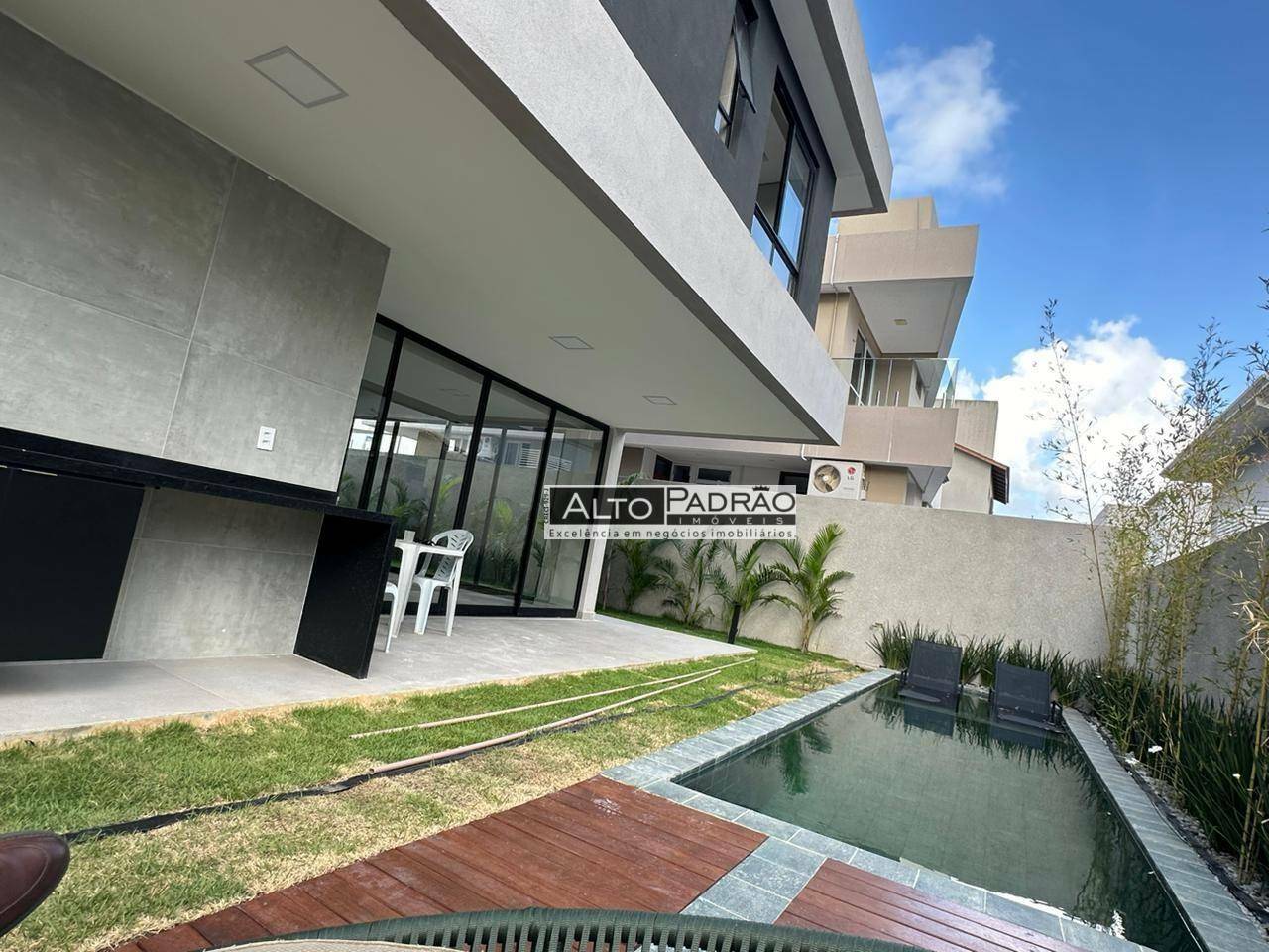 Casa de Condomínio à venda com 5 quartos, 265m² - Foto 10