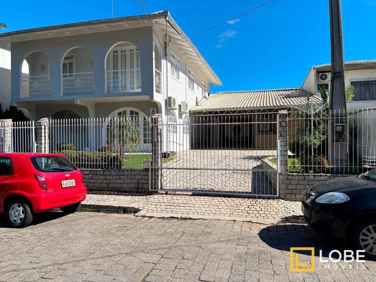 Casa, 3 quartos, 214 m² - Foto 1