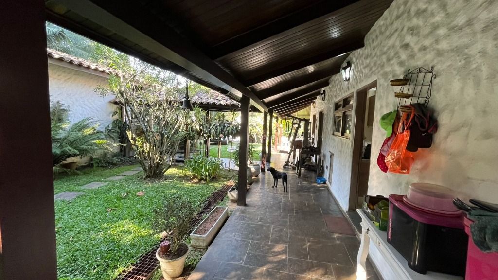 Casa de Condomínio à venda com 4 quartos, 400m² - Foto 4