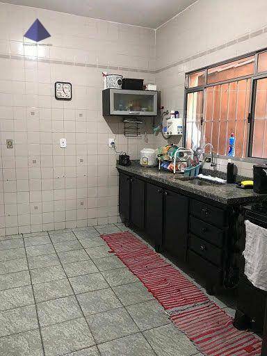 Sobrado à venda com 3 quartos, 220m² - Foto 4