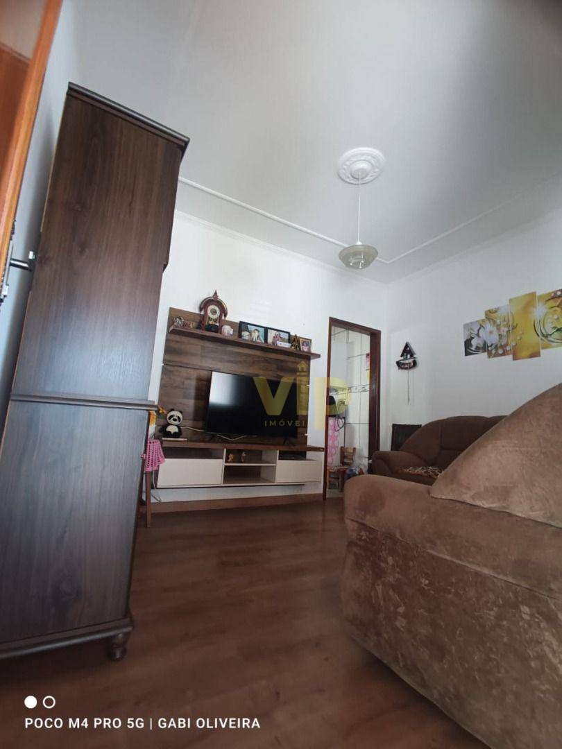 Casa à venda com 3 quartos, 100m² - Foto 1