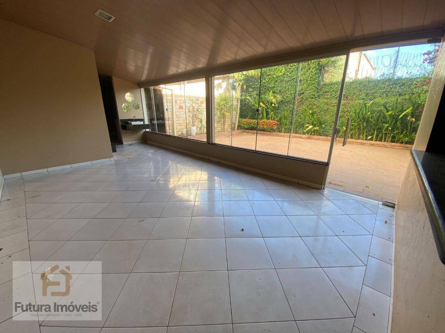 Casa para alugar com 3 quartos, 200m² - Foto 6