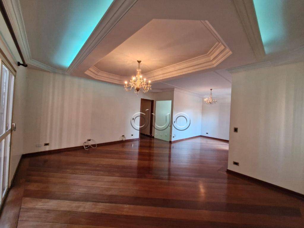 Casa à venda com 3 quartos, 315m² - Foto 4
