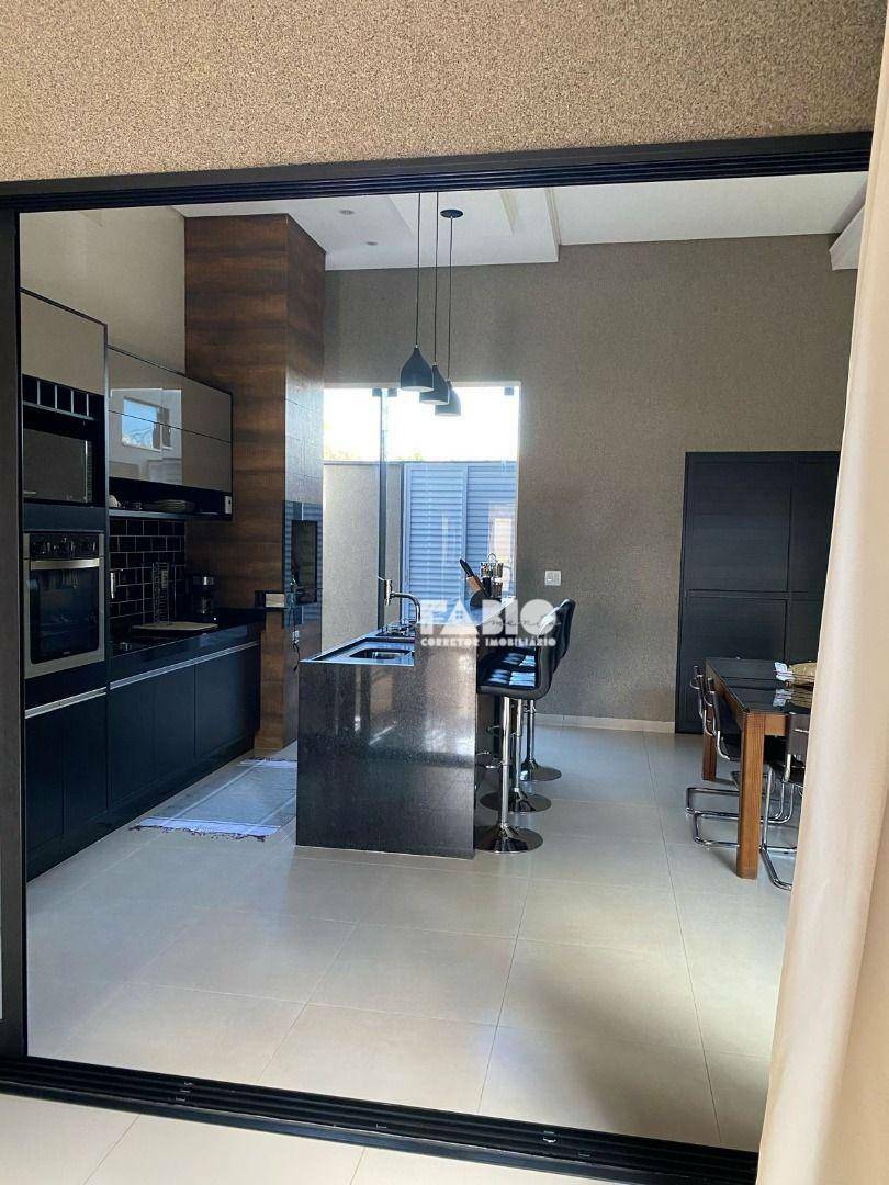 Casa à venda com 3 quartos, 200m² - Foto 23