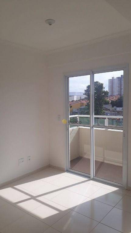 Apartamento à venda com 2 quartos, 49m² - Foto 2
