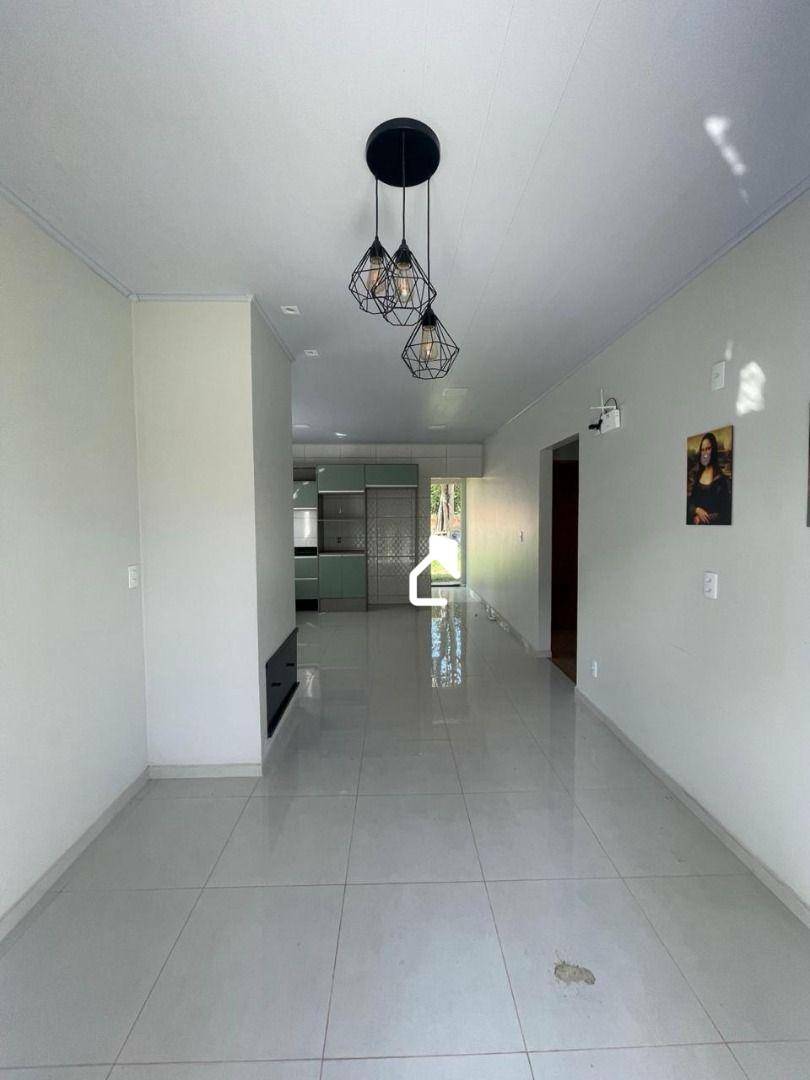 Casa à venda com 2 quartos, 66m² - Foto 2
