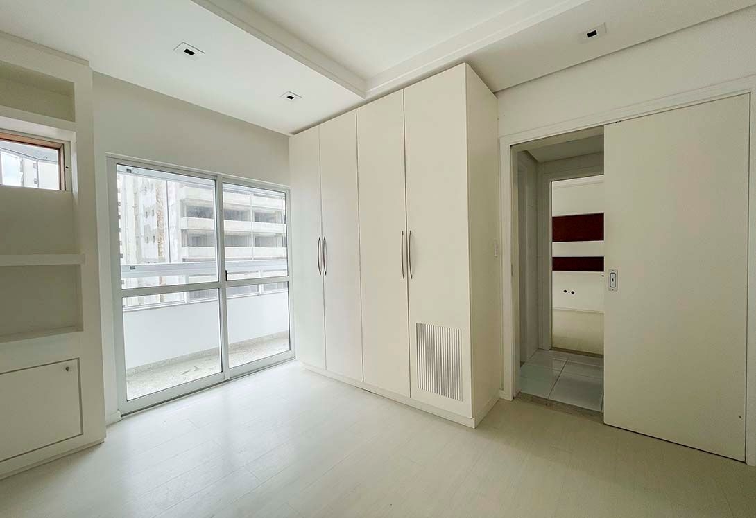 Apartamento à venda com 3 quartos, 123m² - Foto 17