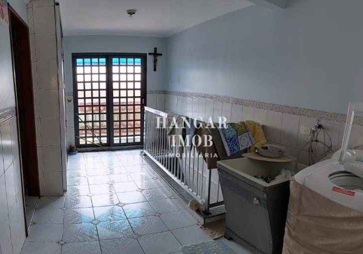 Casa à venda com 7 quartos, 323m² - Foto 30