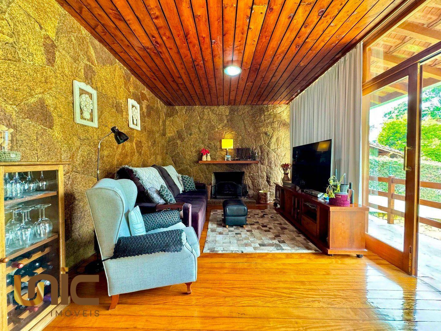 Casa à venda com 4 quartos, 220m² - Foto 5