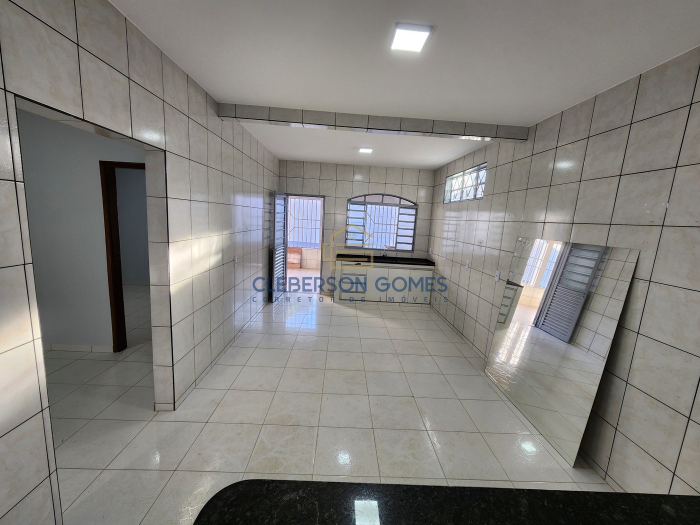 Casa à venda com 3 quartos, 360m² - Foto 9