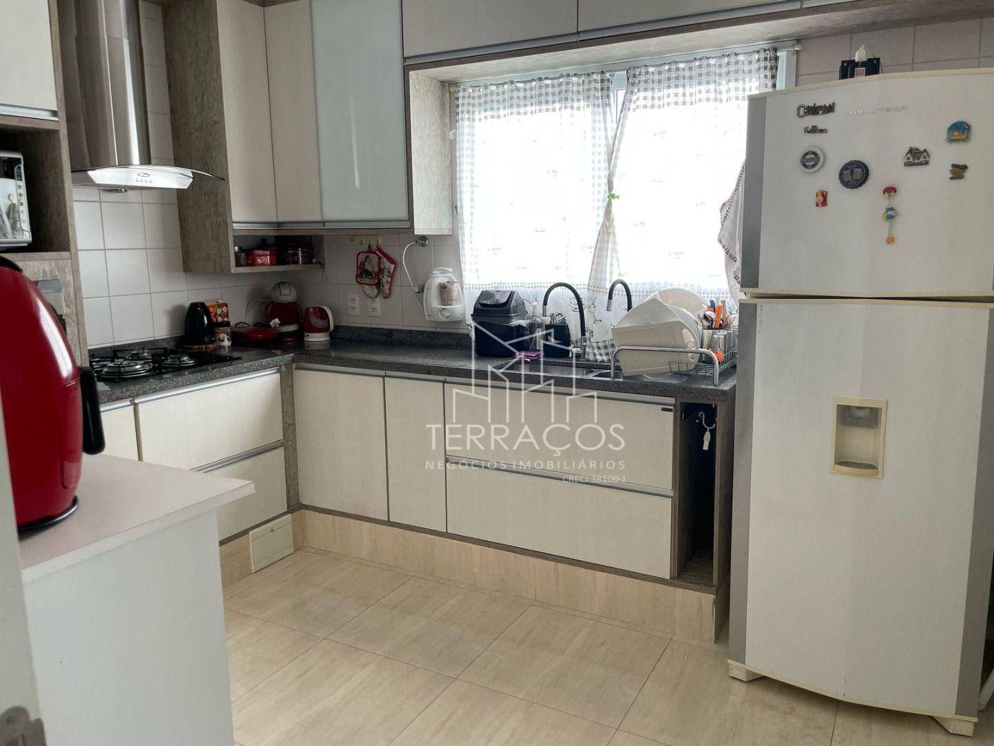 Casa de Condomínio para alugar com 3 quartos, 89m² - Foto 3