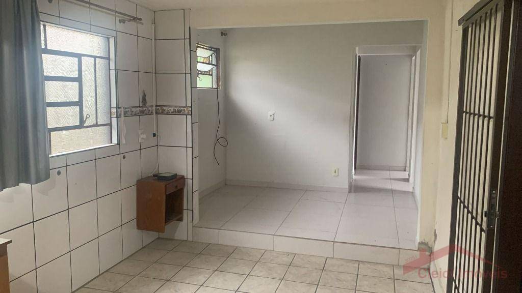 Casa para alugar com 2 quartos, 90m² - Foto 8